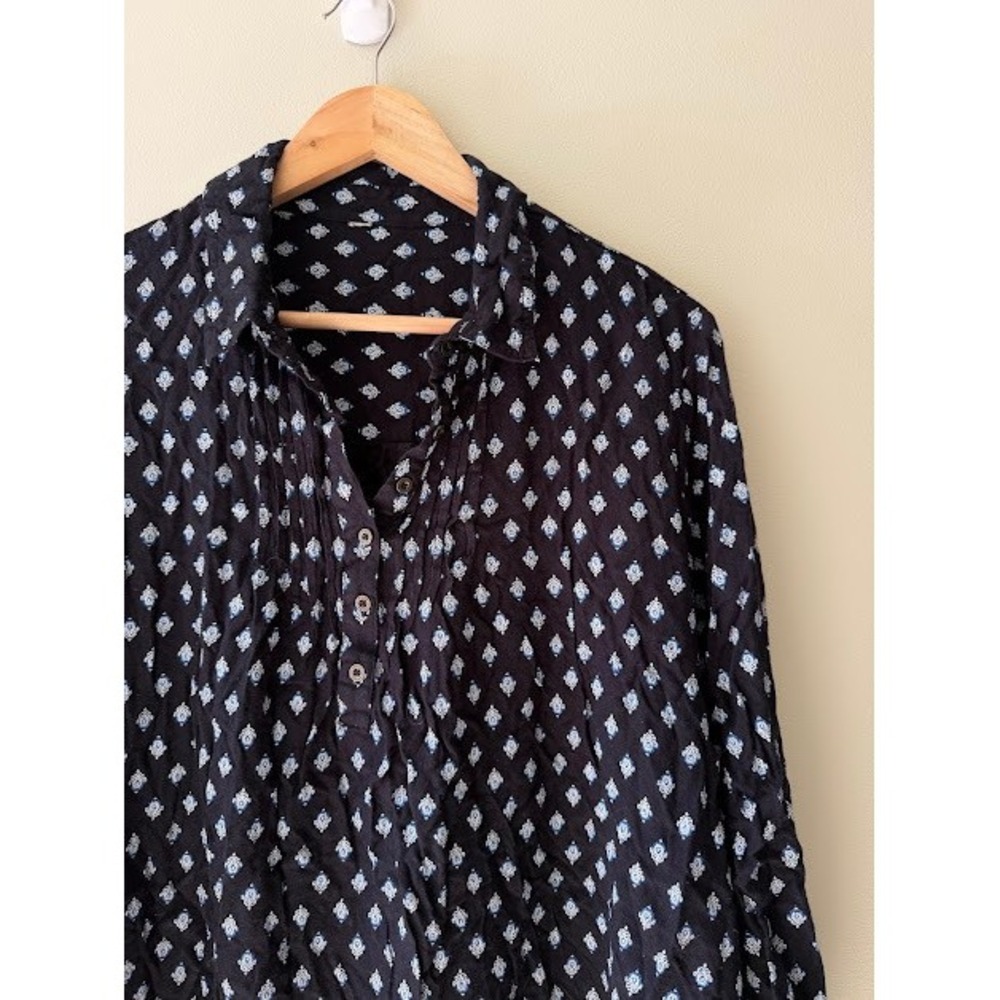 Boho Lucky Brand Blouse Womens S Navy Blue Geometric Diamond Pintuck Rayon Top - Picture 4 of 4